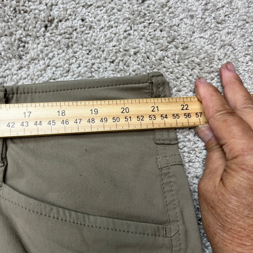 Wrangler Outdoor Cargo Shorts Mens 44 Khaki Tan Stretch Waistband Flat Front